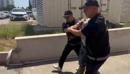 Kırmızı bültenle aranan uyuşturucu taciri yakalandı