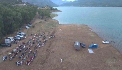 Londradan Kozana uzanan fikir, yüzlerce kişiyi açık hava sinemasında buluşturdu