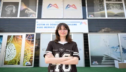 Mersin Büyükşehir Belediyesinin Kurs Merkezi ile önce liseyi ardından üniversiteyi kazandı