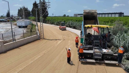 Mersinde 4 mahallenin ortak kullandığı yol yenilendi