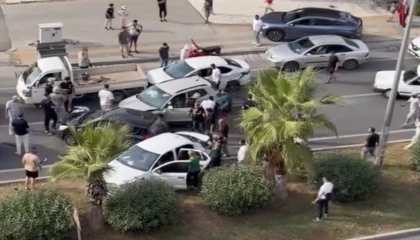Mersinde 7 araçlı zincirleme kaza: 3 yaralı