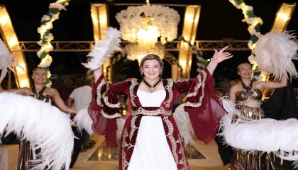 Mersinde Amerikalı geline Türk düğünü