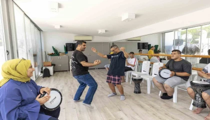 Mersinde özel bireyler yazın tadını etkinliklerle çıkarıyor