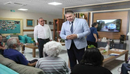 Mersinde yaş almış vatandaşlarla gönül buluşması