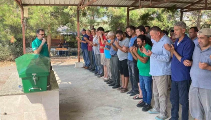 Mersindeki kasklı dehşette hayatını kaybeden yaşlı adam toprağa verildi
