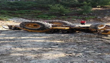 Osmaniyede iş makinesi devrildi, operatör yaralandı
