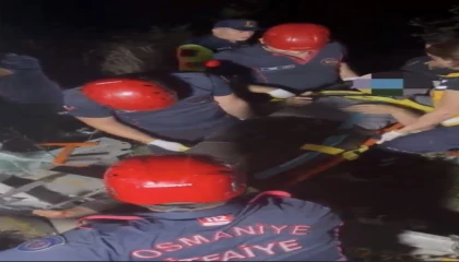 Osmaniyede TAG Otoyolunda tır devrildi: 1 yaralı