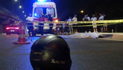 Savrulan motosikletten düşerek başını kaldırıma çarpan genç hayatını kaybetti