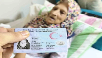 Tarihe tanıklık eden 100 yaşındaki kadın, torununun torununu görerek 171 kişilik aileye sahip oldu