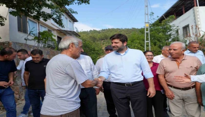 Tarsusta kırsal mahalle yollarına bakım ve yenileme çalışması
