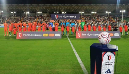 Trendyol Süper Lig: Corendon Alanyaspor: 0 - Beşiktaş: 0 (Maç devam ediyor)