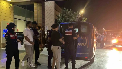 Vize dolandırıcılığı operasyonunda şüpheliler ve yakınları gazetecilere tepki gösterdi