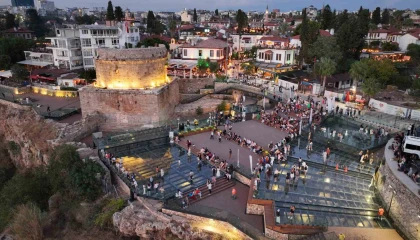 2 bin yıllık Hıdırlık Kulesinde gün batımına müzik eşlik etti