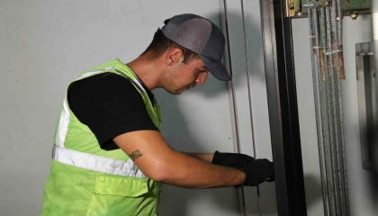 Adanada asansörler kırmızı alarm veriyor