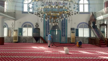 Akdenizde ibadethaneler mobil ekiple temizleniyor