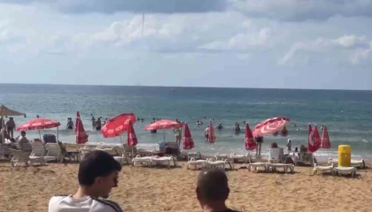 Alanya İncekum açıklarında deniz üzerinde hortum oluştu
