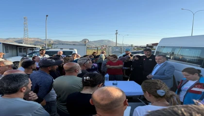 Antakyada konteynerde yaşayan depremzede vatandaşlara tahliye süreci anlatıldı