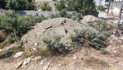 ASKİnin altyapı çalışması sonrası bıraktığı asfalt atıkları aylardır kaldırılmadı