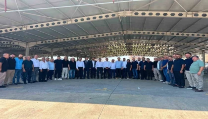 Bakan Kurum, AK Parti Milletvekili Kemal Çelikin ağabeyinin mevlidine katıldı