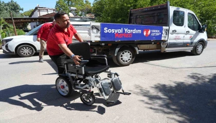 Başkan Kocagöz engelli vatandaşın akülü sandalye talebini saatler içinde yerine getirdi