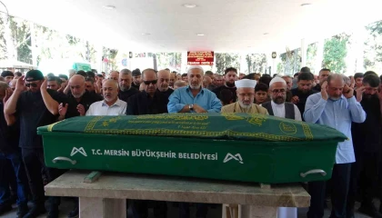 Belçikada polis tarafından vurulduğu öne sürülen 4 çocuk babası Mersinde defnedildi