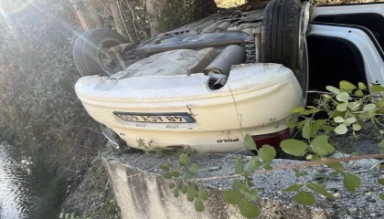 Burdurda otomobil dereye yuvarlandı: 1 yaralı