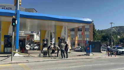 Burdurda şüpheli çanta fünye ile patlatıldı
