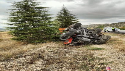 Burdurda traktör devrildi, sürücüsü yaralandı