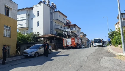 Çatıda biri var ihbarı ekipleri alarma geçirdi