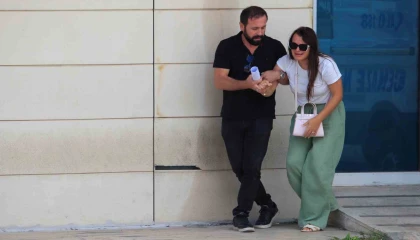 Devrilen tırın altında kalarak hayatını kaybeden genç kadının cenazesi gözyaşlarıyla teslim alındı