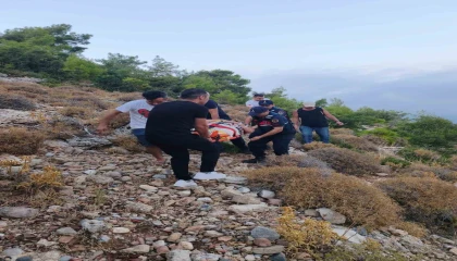 Doğa yürüyüşünde düşüp ayağından yaralanan Hollandalı turist kurtarıldı