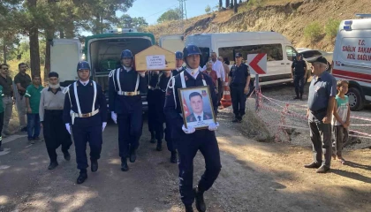 Feribot faciasında hayatını kaybeden uzman çavuş son yolculuğuna uğurlandı