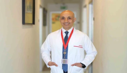 Geçmeyen karın şişliği yumurtalık kanseri belirtisi olabilir