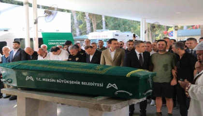 Gemi faciasında hayatını kaybeden Reyhan Verim Mersinde toprağa verildi