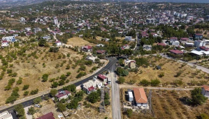 Gülnarda 3 mahalleyi birbirine bağlayan yol yenilendi