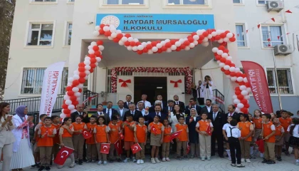 Hatayda ilk ders zili çaldı, 360 bin öğrenci okullara döndü