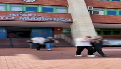 Ispartada sahte araç kiralama yönlendirmesiyle vatandaşları dolandırdılar