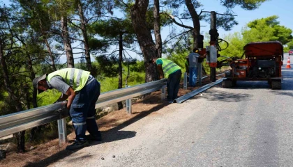 Kepezde ulaşım güvenliği için yollara oto korkuluk