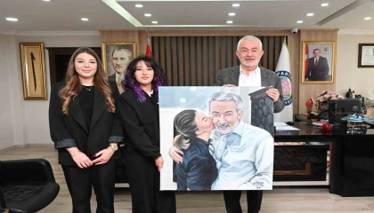 Lise öğrencisi Gözdeden Başkan Başdeğirmeni duygulandıran tablo