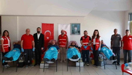 Mersinde emniyet teşkilatından kan bağışına destek