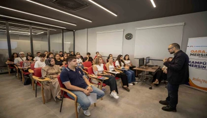 Mersinde gençler iş dünyası ile buluştu