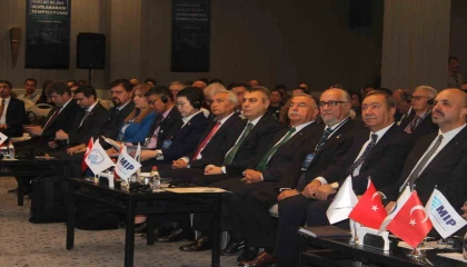 Mersinde limanların geleceği masaya yatırıldı: Hukuk, teknoloji ve yeşil dönüşüm vurgusu