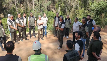 Mersinde orman yollarında yangına karşı güvenli hat çalışması