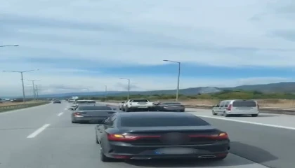 Otoyolda düğün konvoyu oluşturan sürücülere ceza yağdı