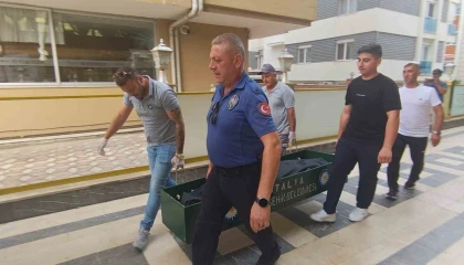 Rus uyruklu turist konakladığı otelin koridorunda ölü bulundu