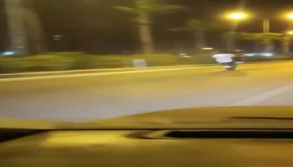 Sosyal medya şovu uğruna trafiği birbirine katan motosikletliler kamerada