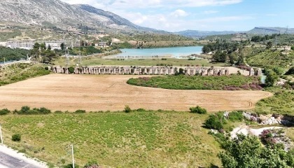 Tarihi su kemerleri zamana meydan okuyamadı