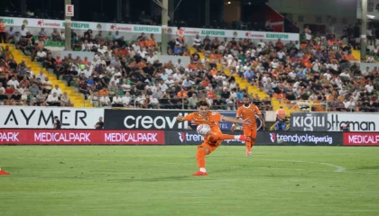 Trendyol Süper Lig: Corendon Alanyaspor: 2 Göztepe: 2 (Maç sonucu)