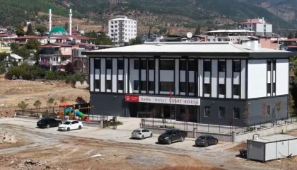 Vali Masatlı, Hassa sosyal hizmet merkezinde incelemelerde bulundu
