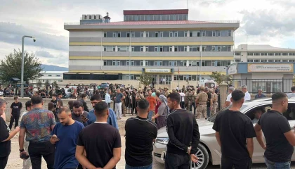 Yeğeni tarafından öğretmenin öldürüldüğü saldırıda, silah seslerini duyup okula koşanlar yaşananları anlattı